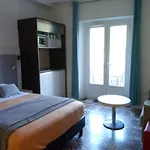 לינה וארוחת בוקר Le Moderne