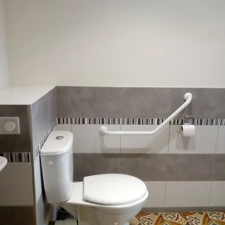 Le Moderne Panzió 3*